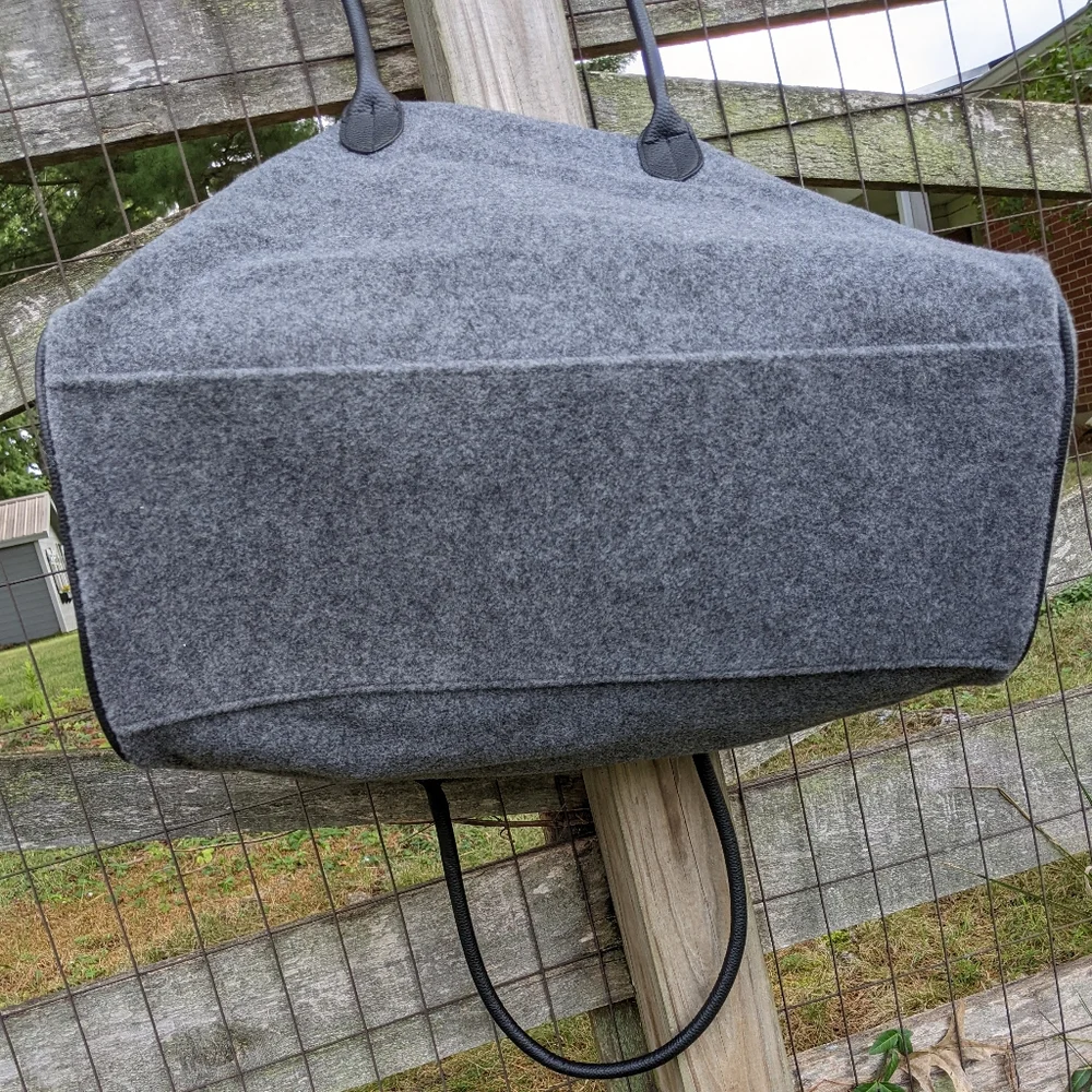 DSW Gray Felt Duffle NWOT - Picture 5 of 5